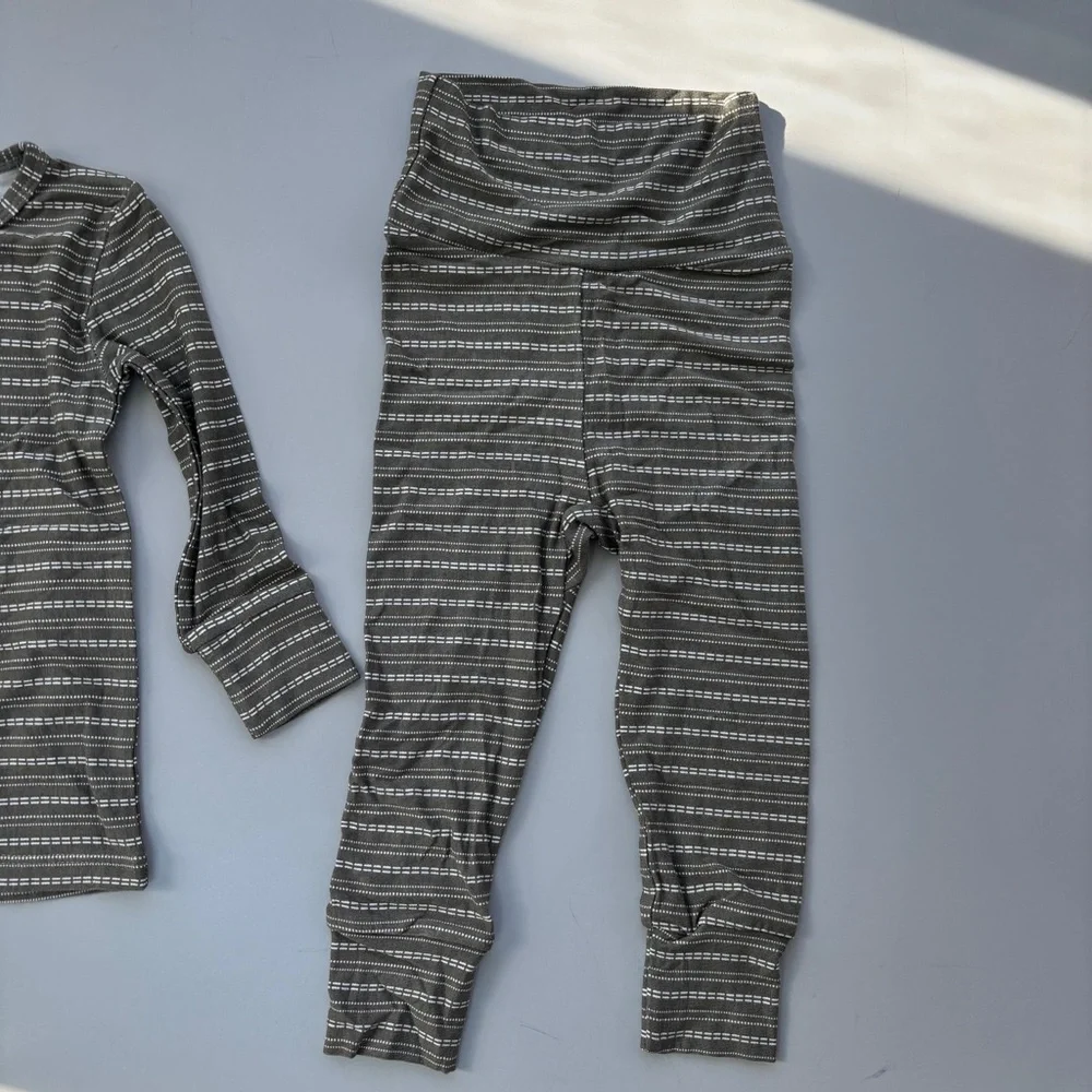 Lou Lou & Company Easton Top & Bottom Set Size 6-12M Easton Printed Gray Striped